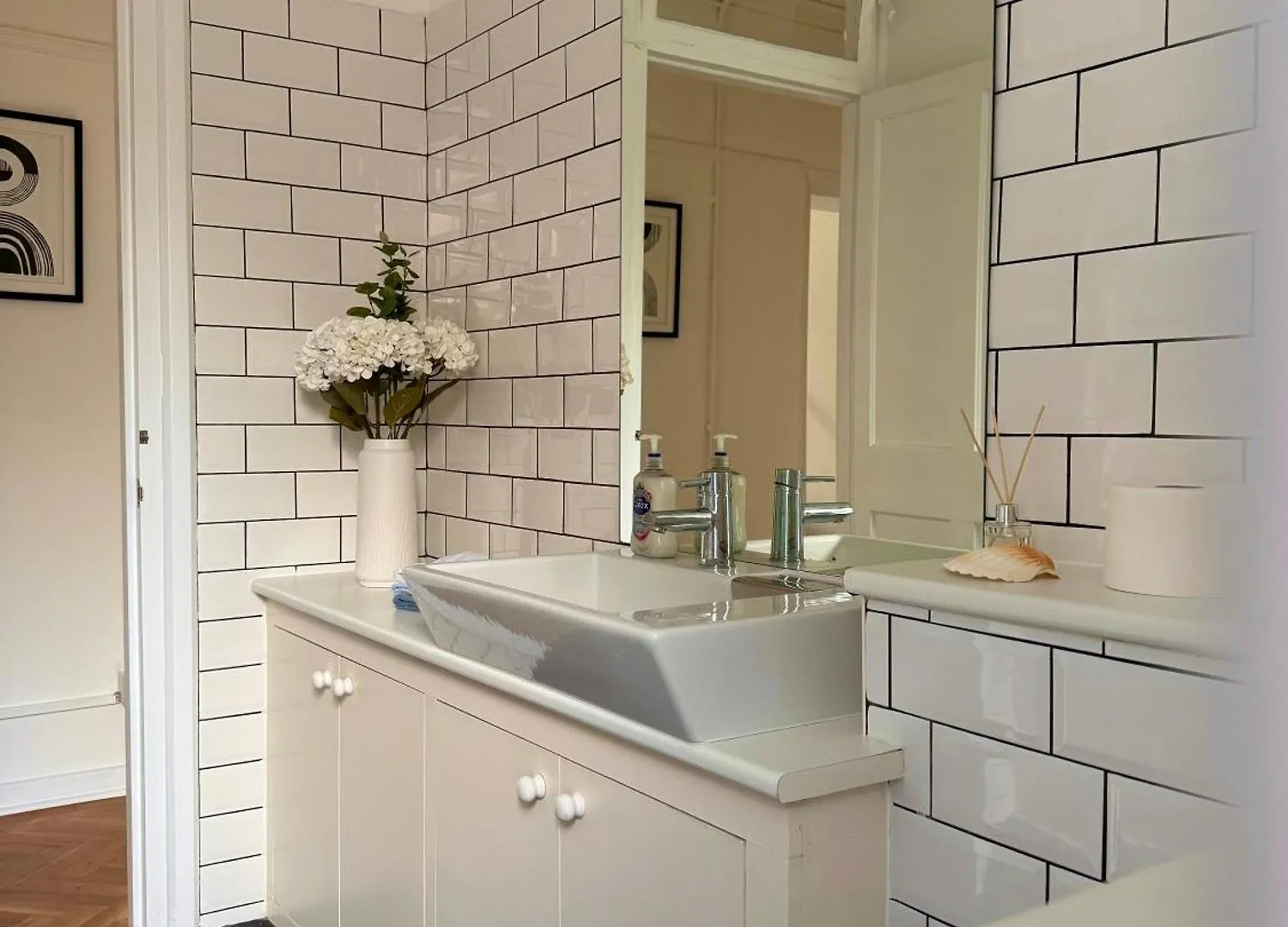 Victorian Amazing Three Bedroom 런던